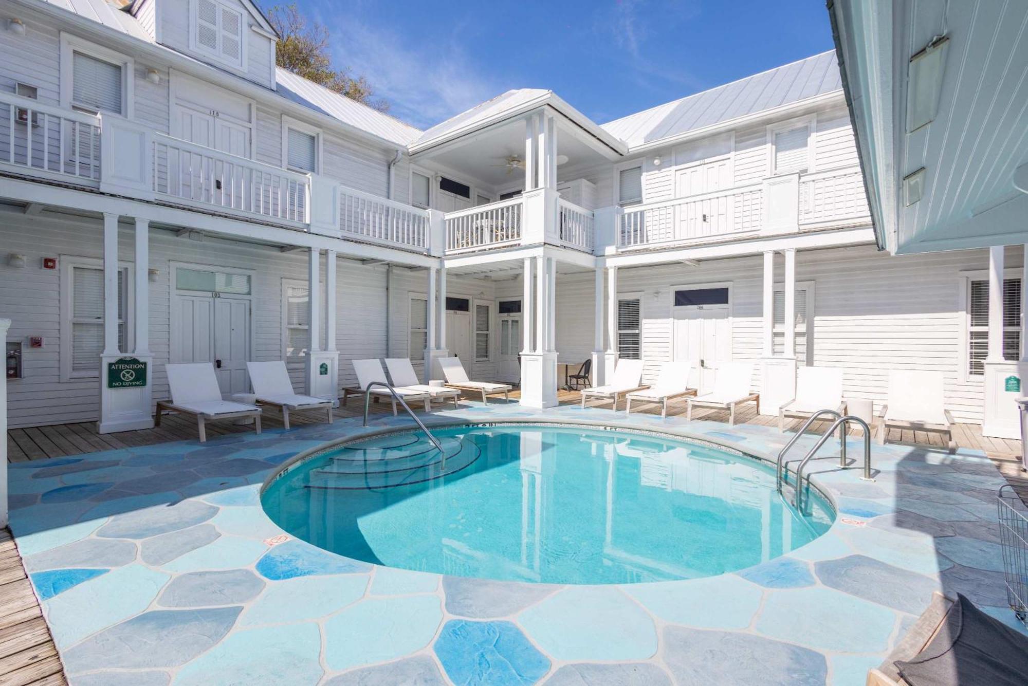 Deluxe King With Balcony - At James House With Parking! Key West Esterno foto