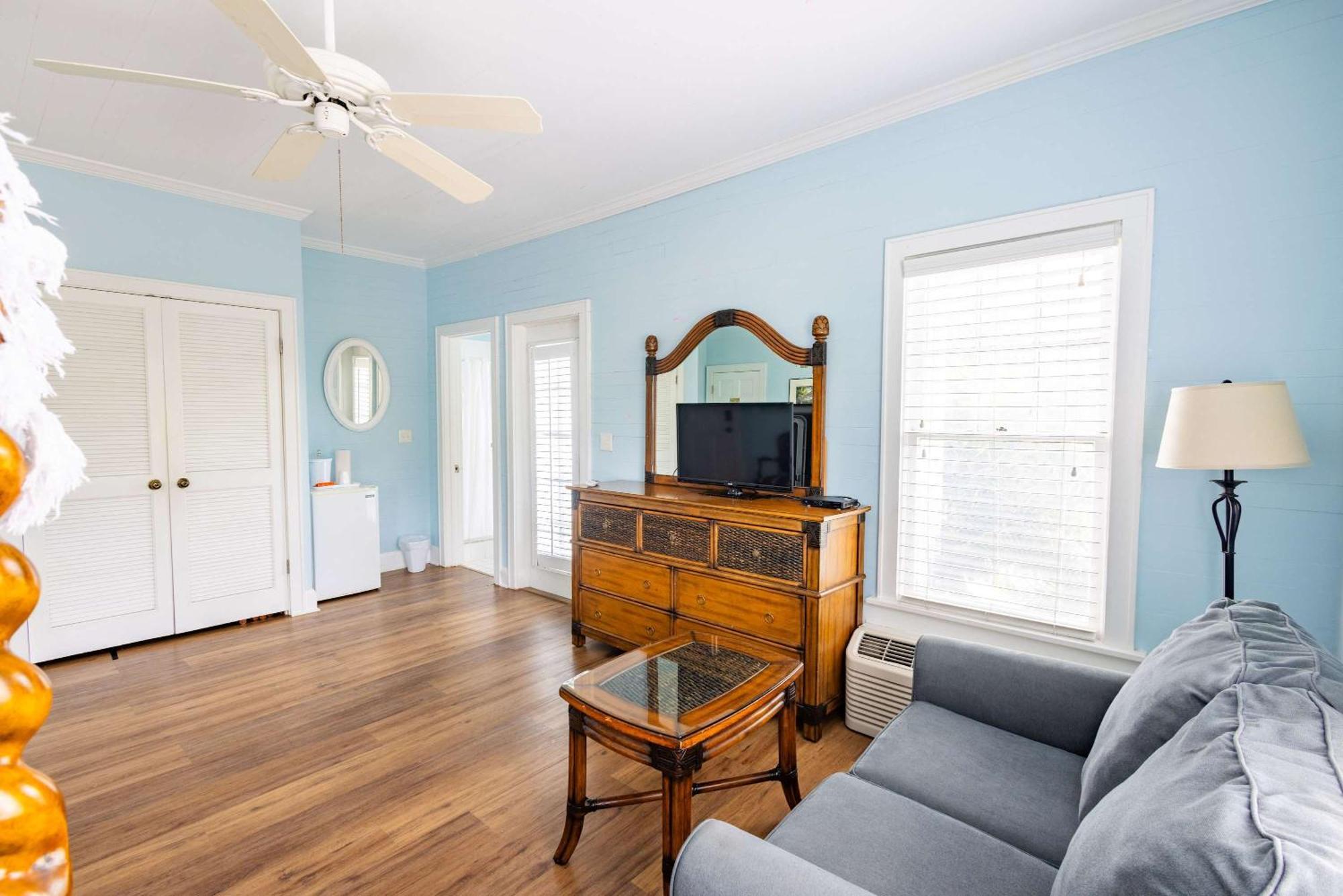 Deluxe King With Balcony - At James House With Parking! Key West Esterno foto