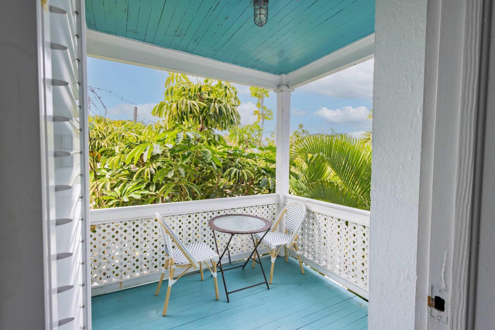 Deluxe King With Balcony - At James House With Parking! Key West Esterno foto