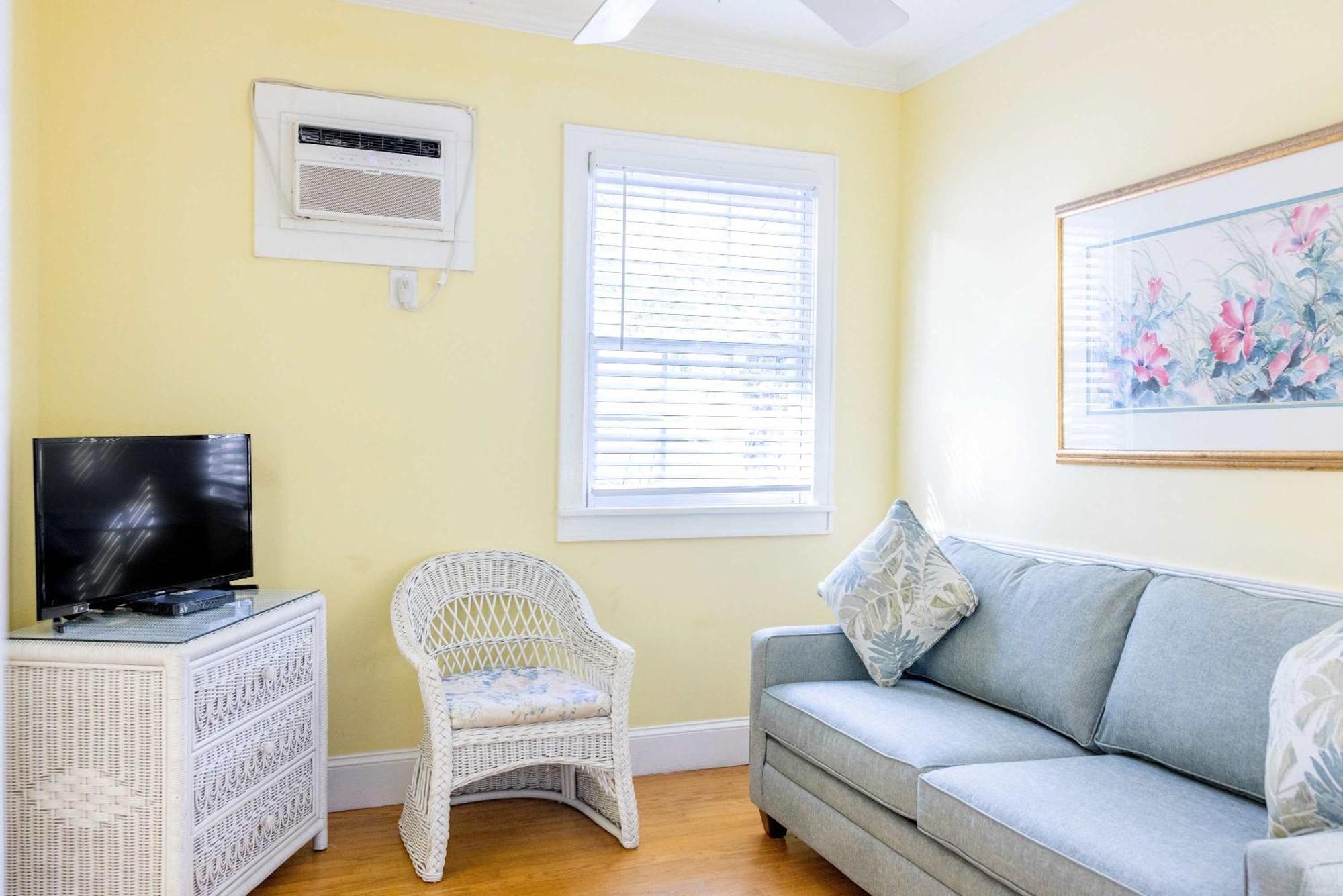 Deluxe King With Balcony - At James House With Parking! Key West Esterno foto